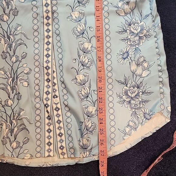 NWT Endless Moon Blue Floral Silky Button Down Shirt. Sz Med - Picture 9 of 11